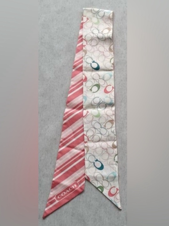 Coach reversible, silk pony scarf EUC - Picture 6 of 8
